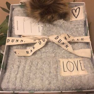 NEW  Rae Dunn Hat & Scarf Set "LOVE" IN A GIFT BOX